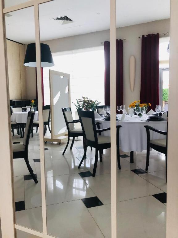 Restauracja 32 Motel 格雷菲采 外观 照片